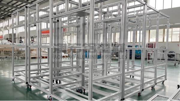 不止于“輕”：工業(yè)鋁型材如何成為智能制造的“幕后英雄”